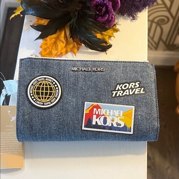 NWT Michael Kors Blue Denim clutch - Picture 1 of 6